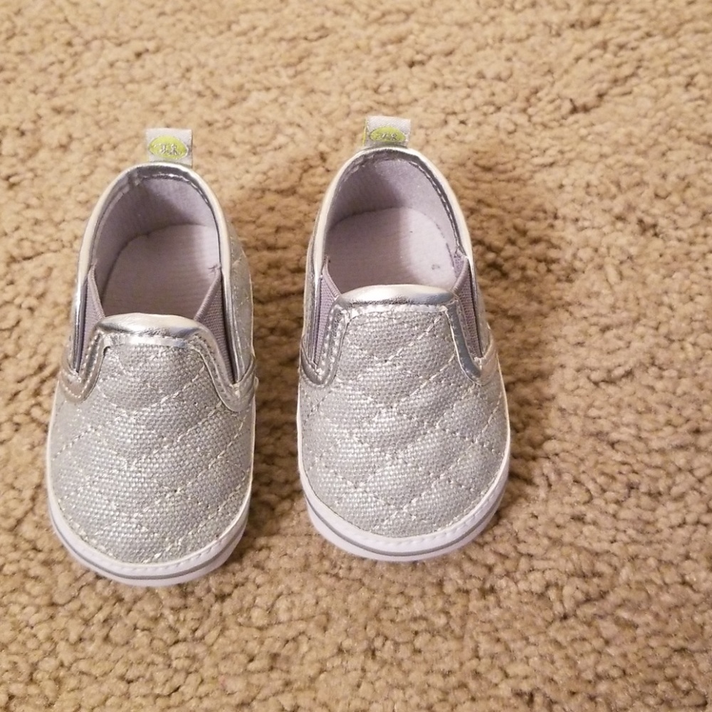 Gray slip on